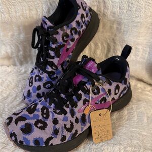 Stylish Purple Leopard Print Women's Sneakers